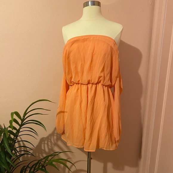 Tobi Off-Shoulder Dress - Picture 2 of 3